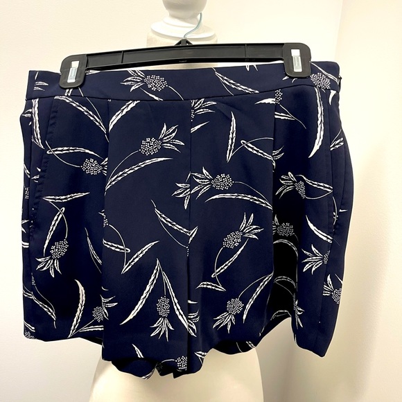 Ann Taylor sailor shorts - Picture 1 of 3